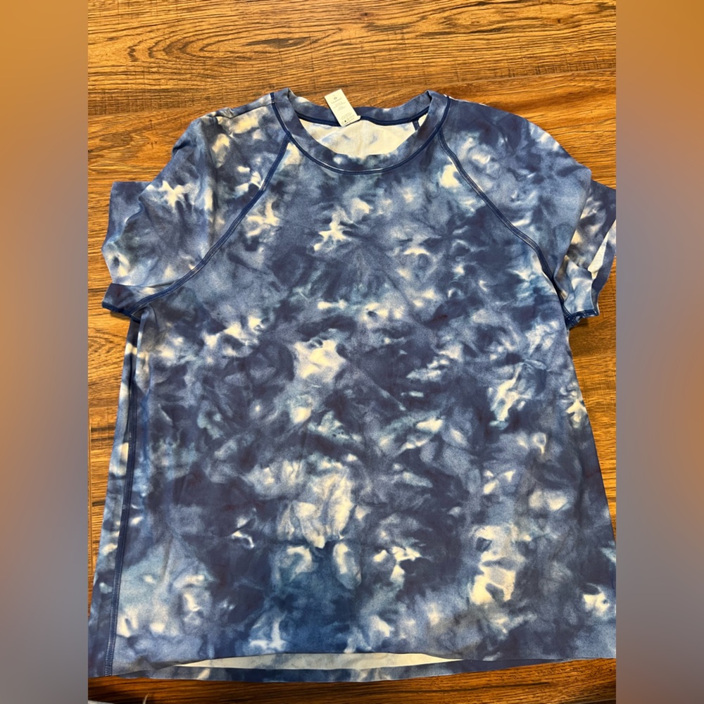 Lululemon swim shirt